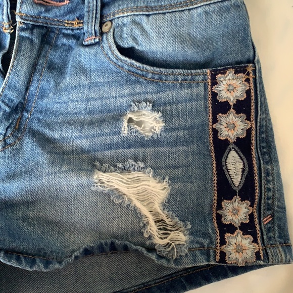 HARPER JEANS SHORT IN GREAT CONDITION - Picture 3 of 5